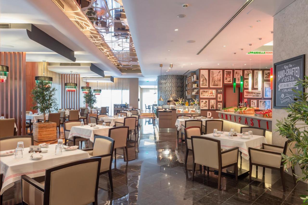 Pearl Rotana Capital Centre