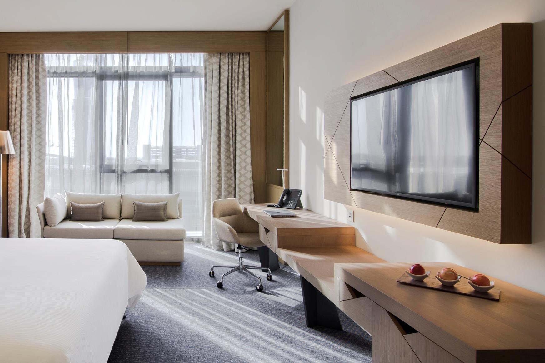 Hotel Pearl Rotana Capital Centre 4*