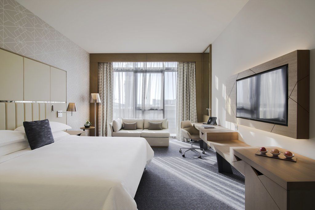 Pearl Rotana Capital Centre 4*